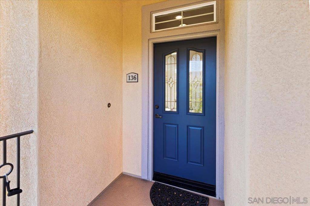 San Diego, CA 92128,12665 Creekview Dr #136