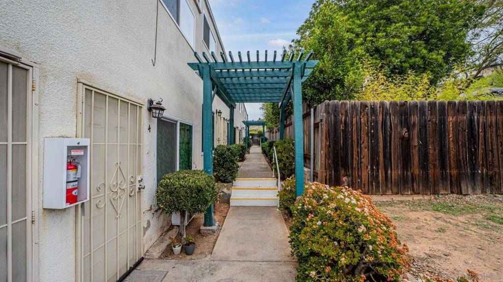 La Mesa, CA 91941,7425 Waite Dr