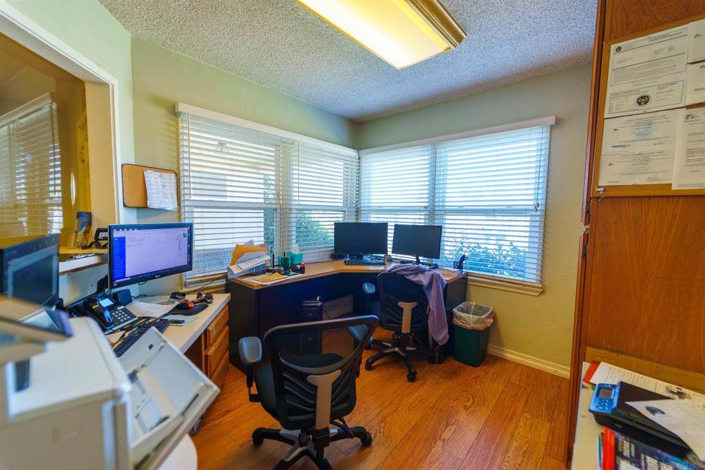 Escondido, CA 92025,919 E Grand Avenue
