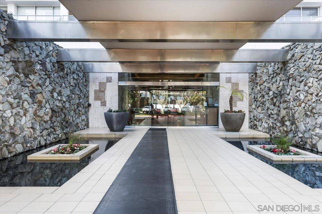 Coronado, CA 92118,1830 Avenida Del Mundo #1210