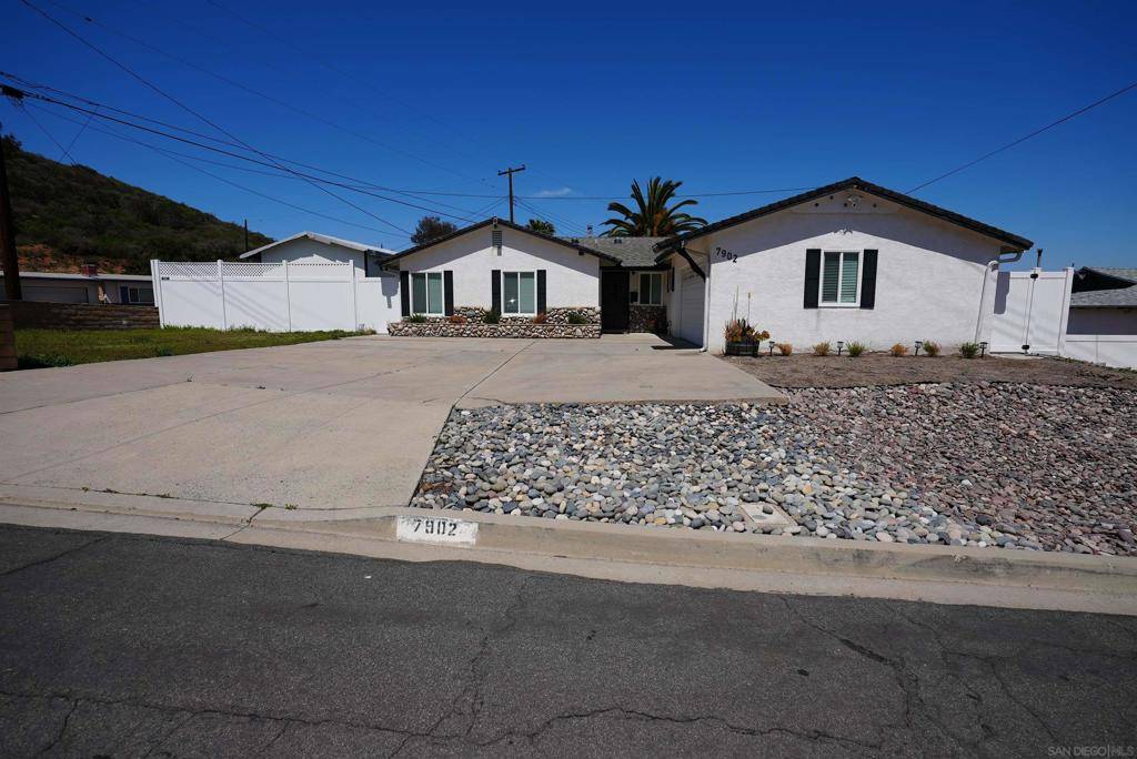 Santee, CA 92071,7902 Poplin Dr