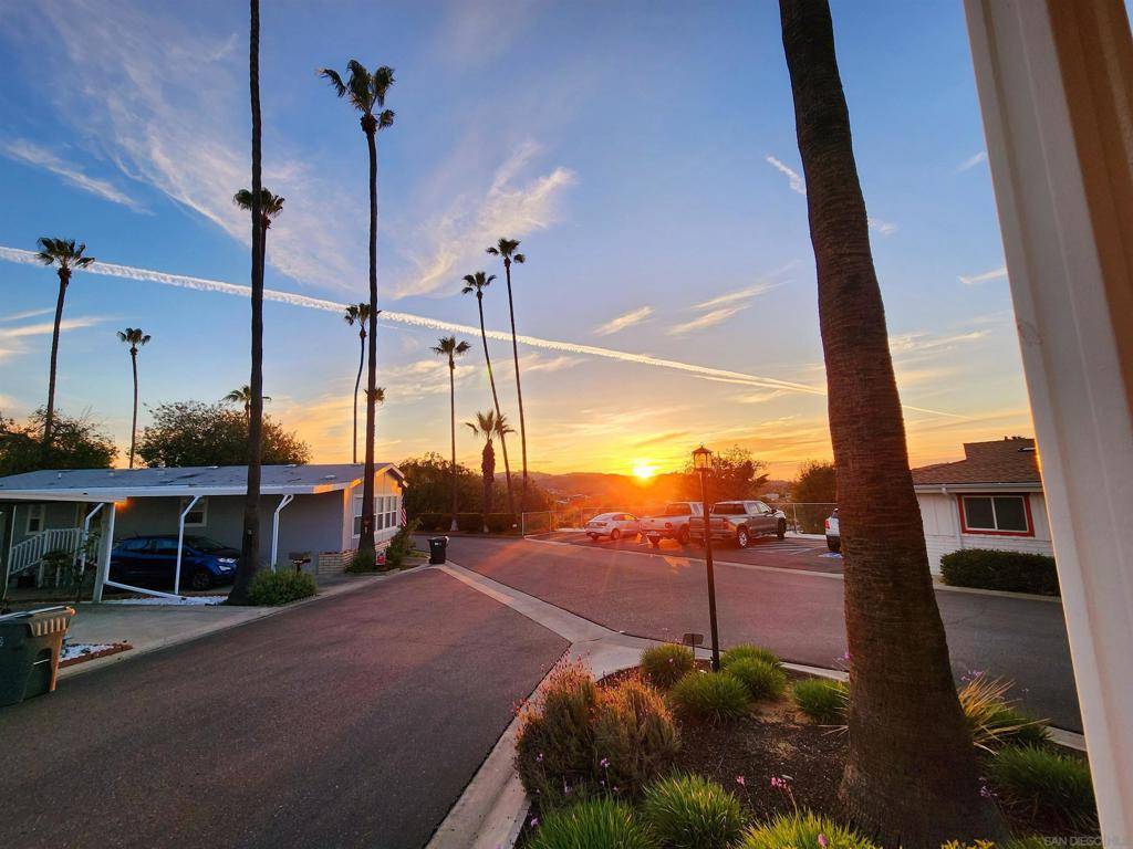 Lakeside, CA 92040,13594 Highway 8 business #30