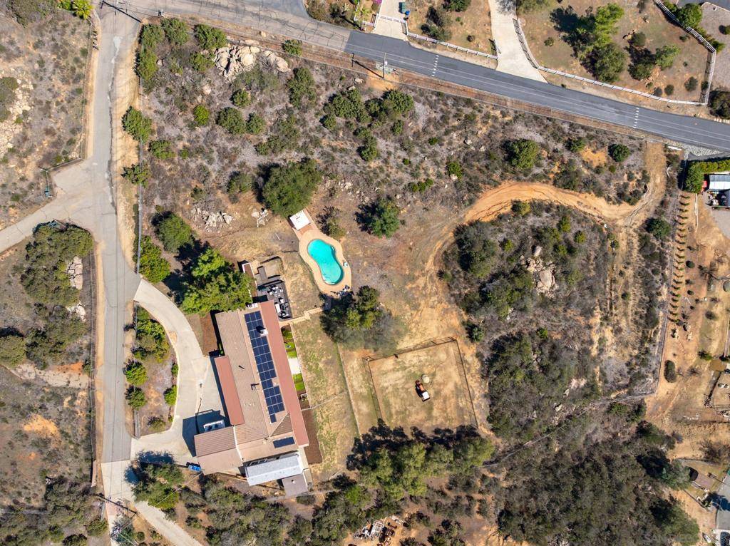 Ramona, CA 92065,16390 Whispering Oaks Dr