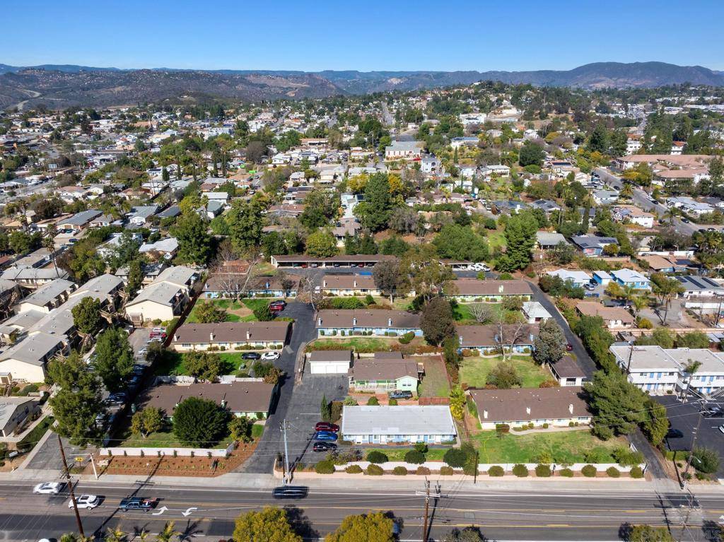 Fallbrook, CA 92028,302 E Fallbrook St