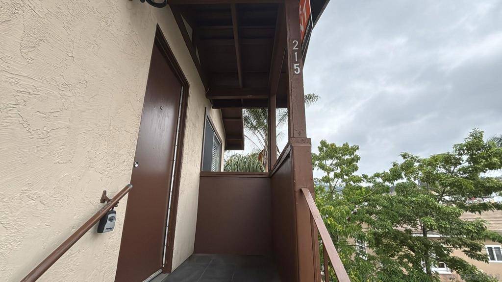 El Cajon, CA 92020,215 Millar Ave