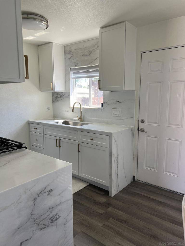 El Cajon, CA 92021,1205 Peach Ave