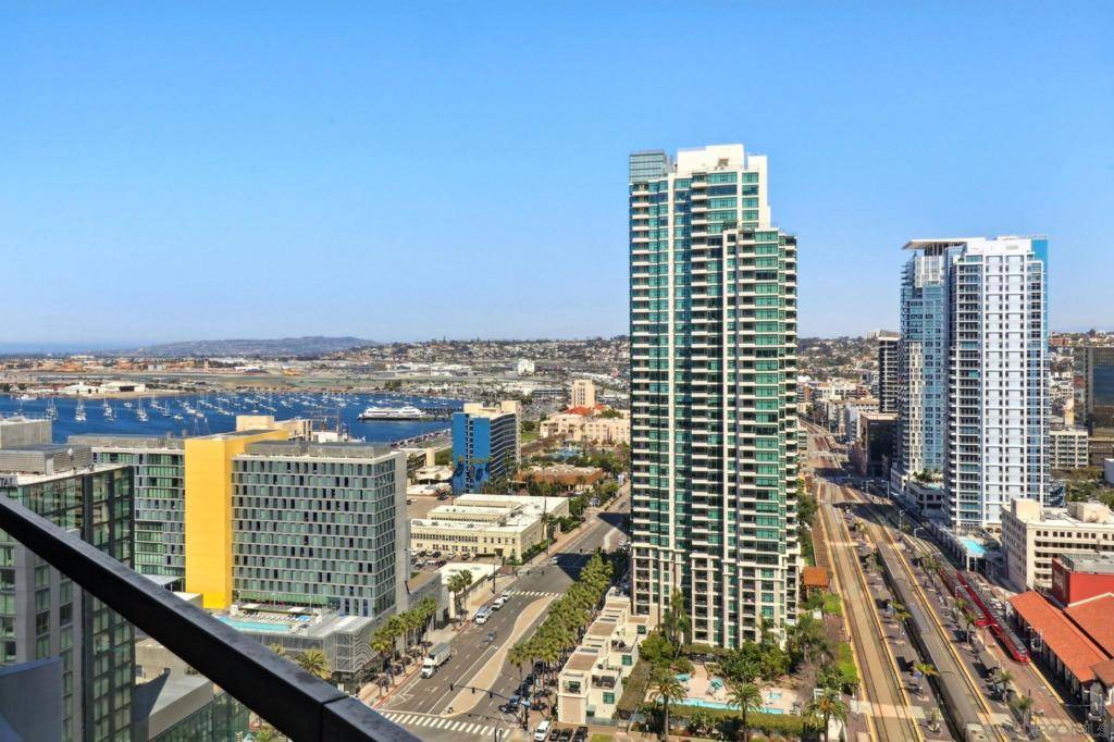 San Diego, CA 92101,888 W E St #2506