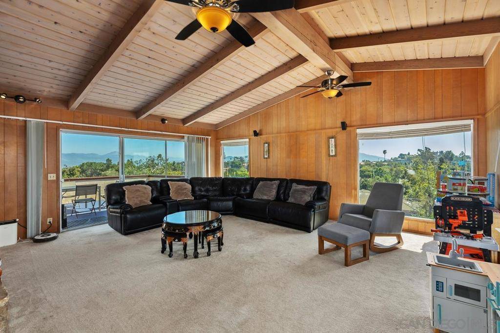 La Mesa, CA 91941,4816 Redondo Dr