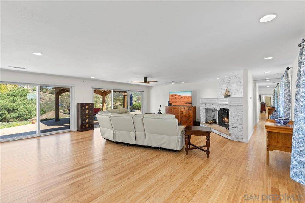 Ramona, CA 92065,20403 Rancho Villa Rd