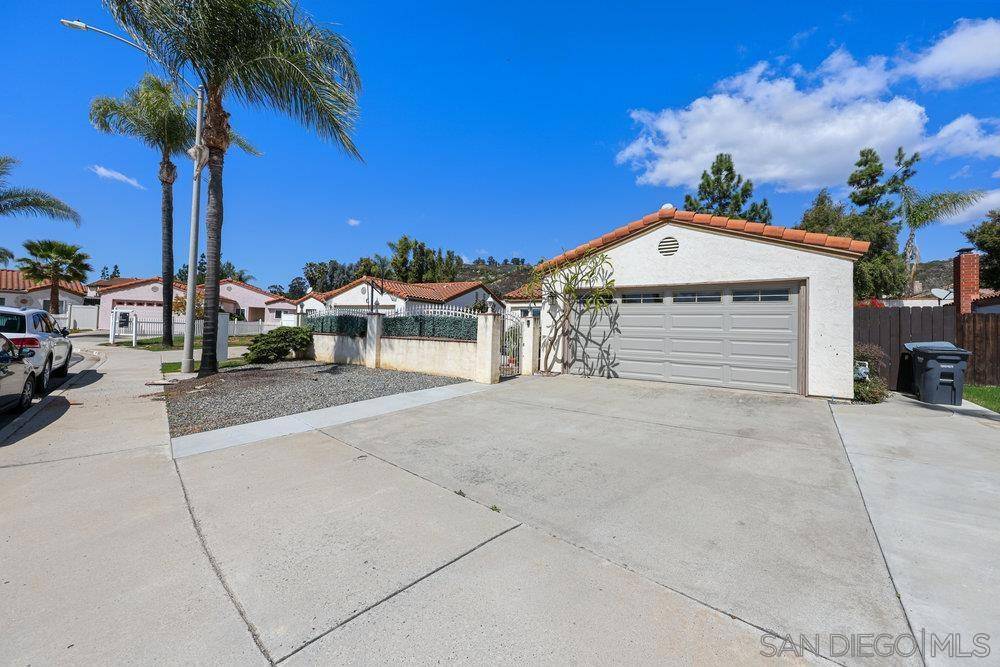 Escondido, CA 92027,2737 Cameron Place