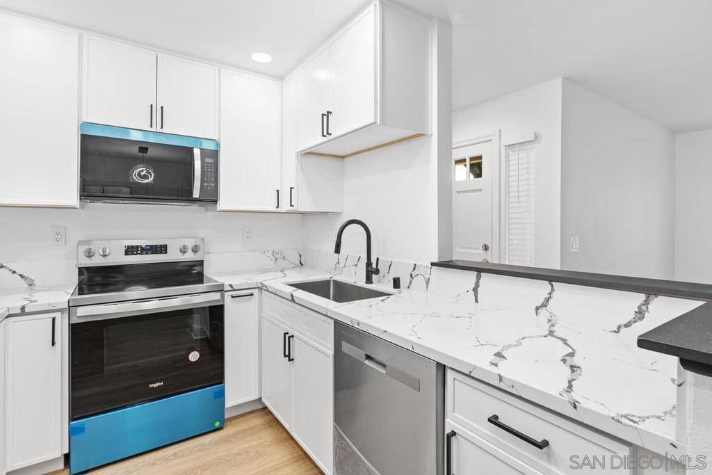 Lemon Grove, CA 91945,3555 Grove St #130