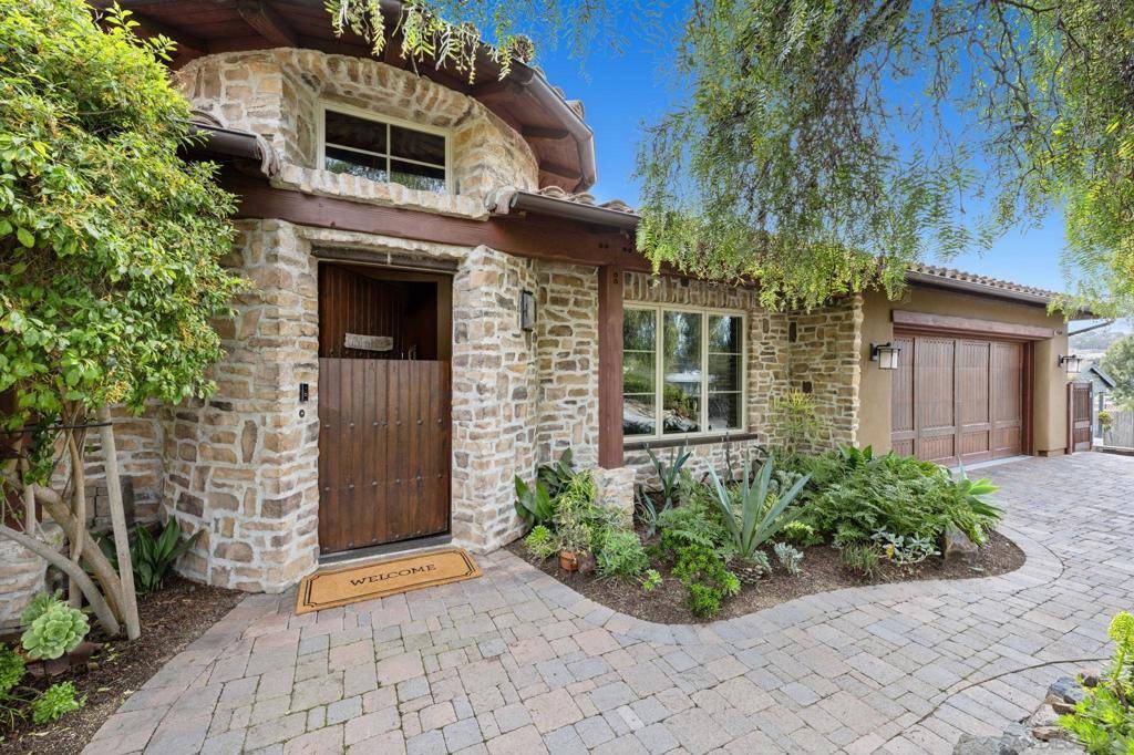 Solana Beach, CA 92075,825 Gonzales Street