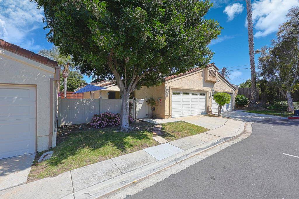 San Diego, CA 92113,990 S 45Th St