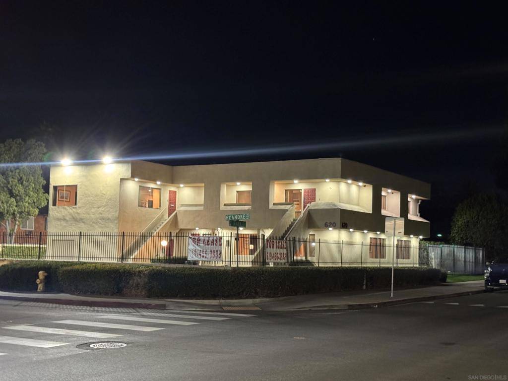 El Cajon, CA 92020,620 E Main St
