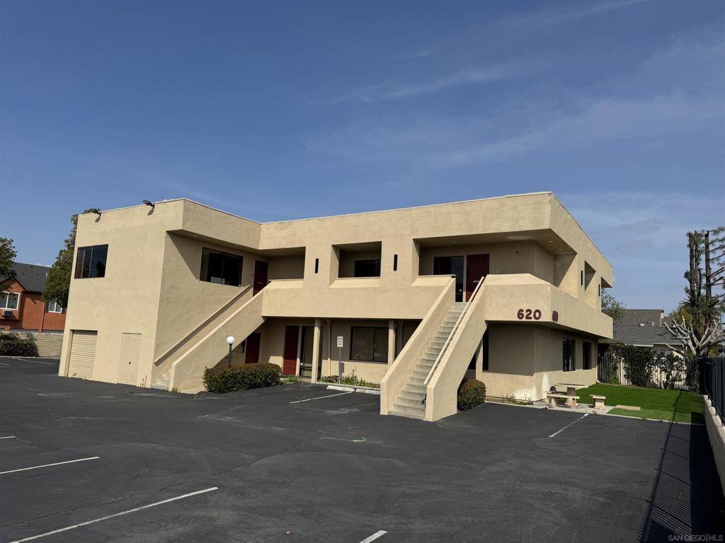 El Cajon, CA 92020,620 E Main St