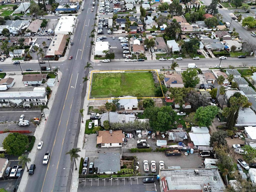 Escondido, CA 92025,1102 S Escondido Blvd