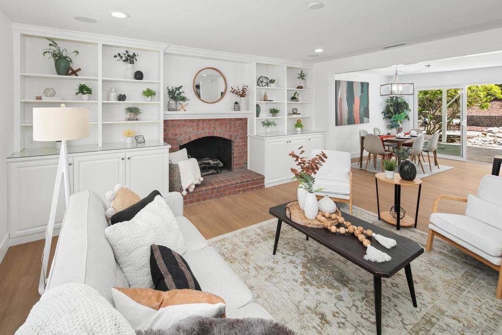 San Diego, CA 92109,5291 Vickie Dr