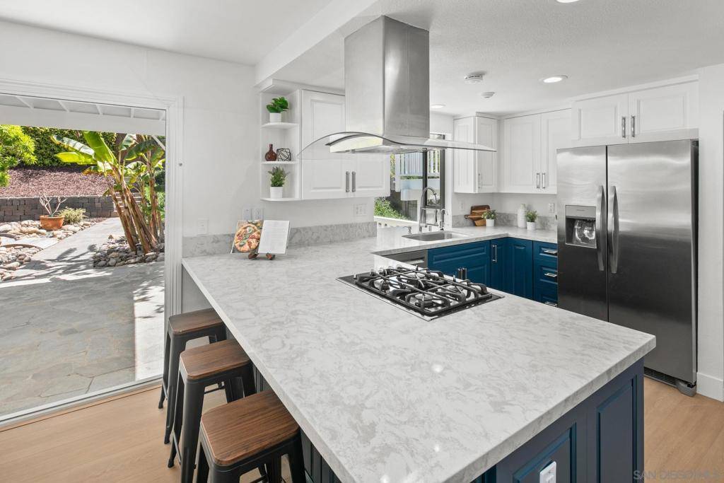 San Diego, CA 92109,5291 Vickie Dr