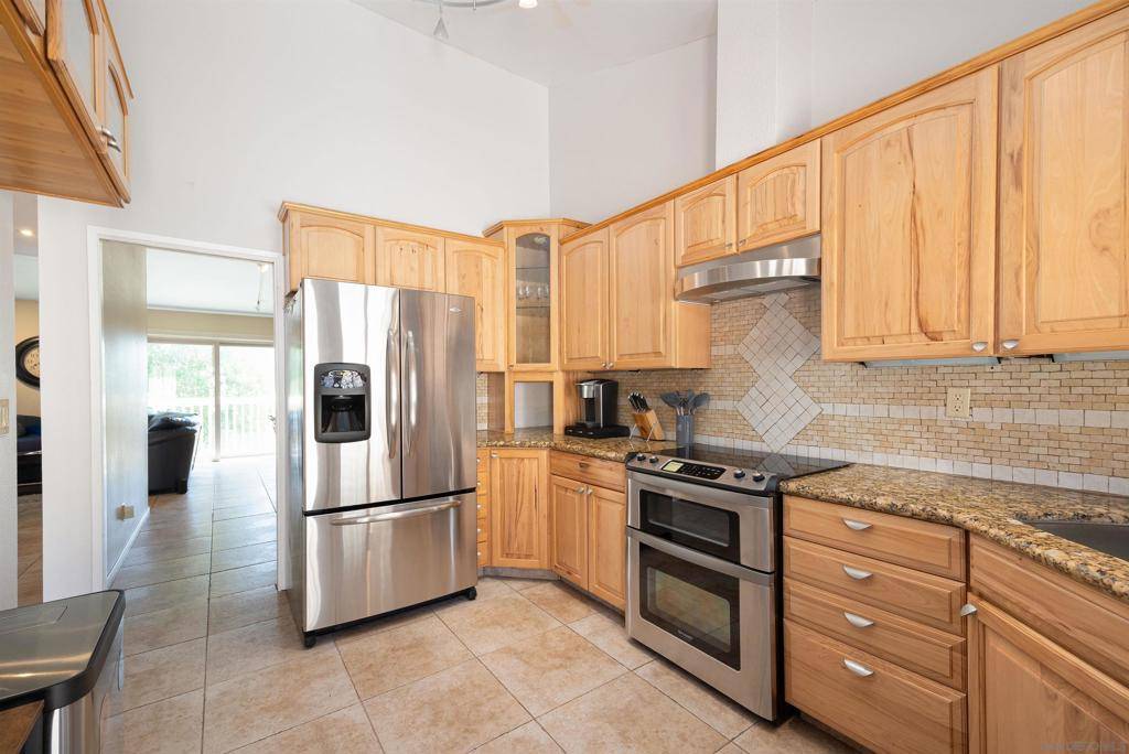 La Mesa, CA 91942,7700 Parkway Dr #4