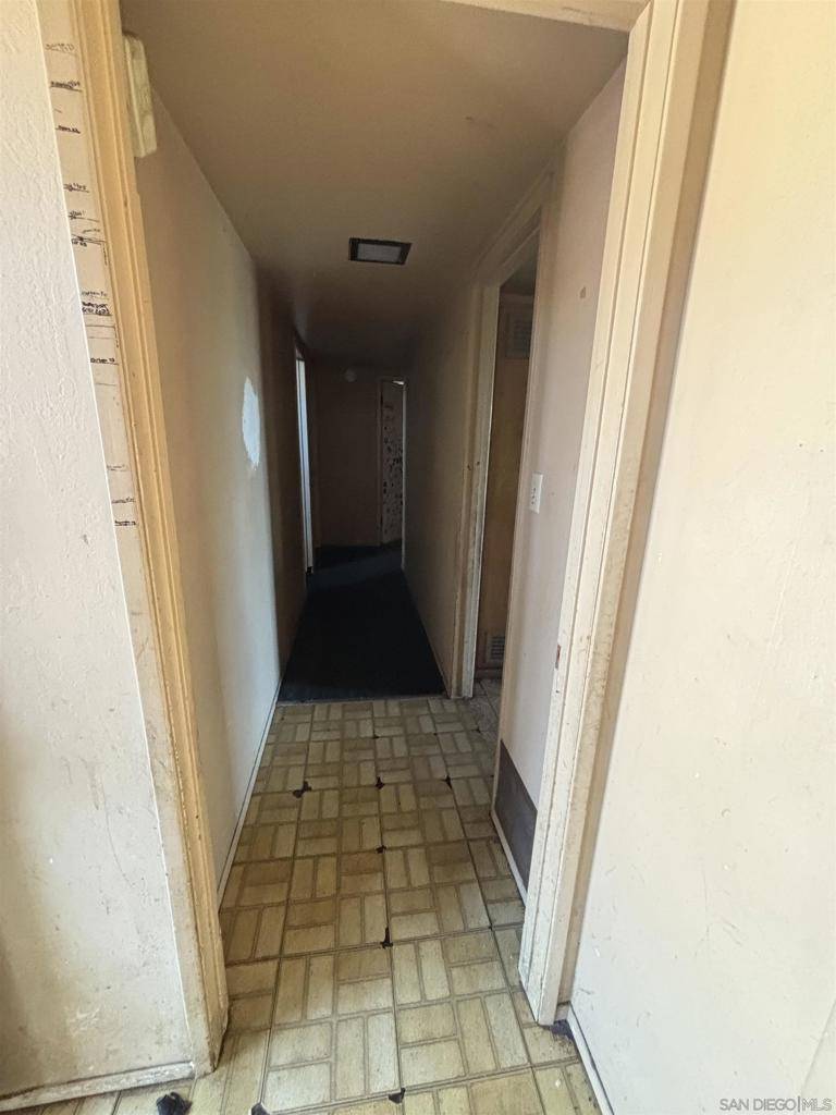 San Diego, CA 92110,4821 Viane Way