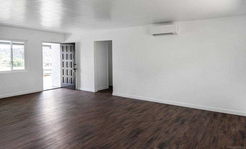 Lakeside, CA 92040,13504 Willow rd