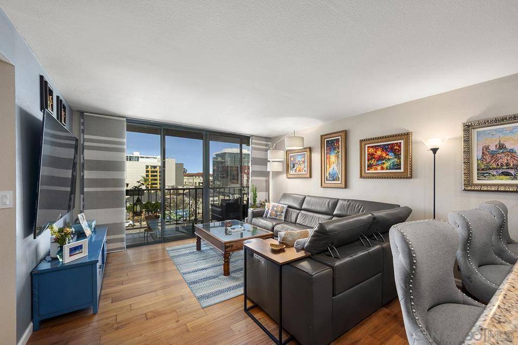 San Diego, CA 92101,1514 7th Avenue #104