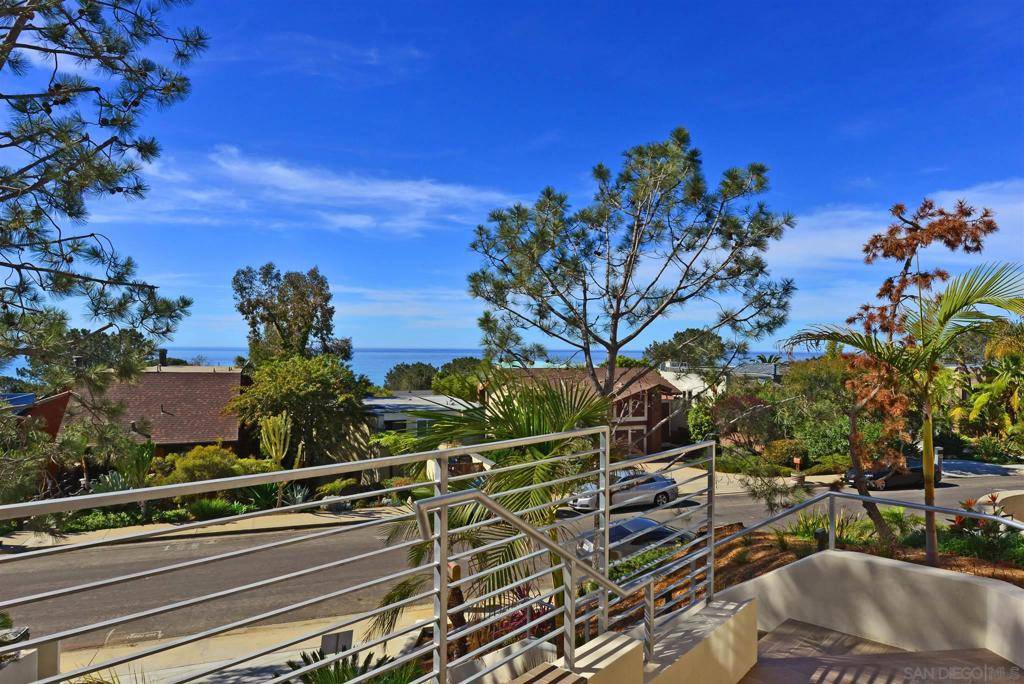 Del Mar, CA 92014,13721 Pine Needles