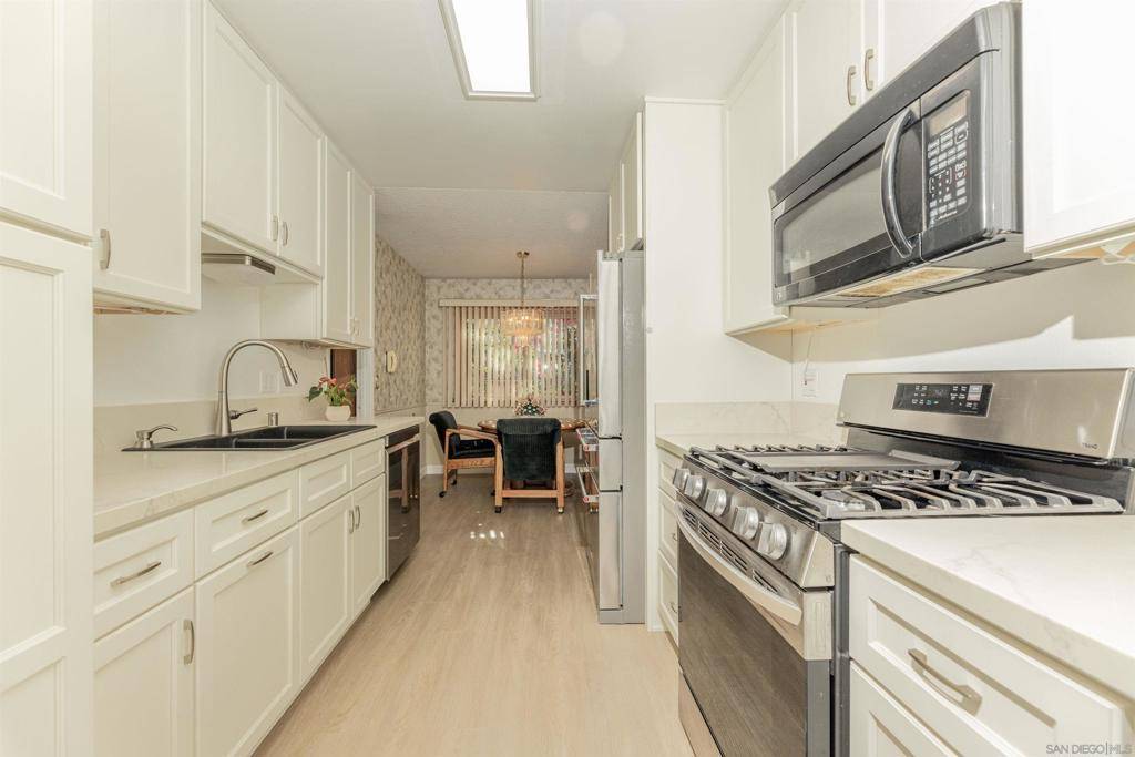 Poway, CA 92064,13406 Ann O Reno Ln