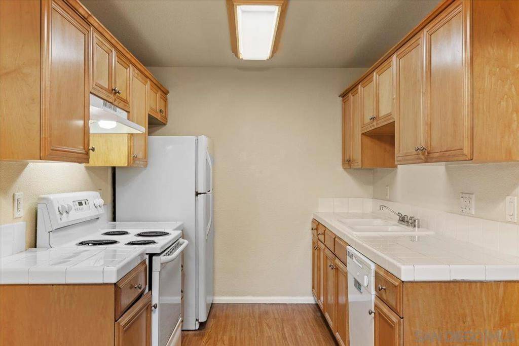 Escondido, CA 92027,2041 E Grand Ave #34