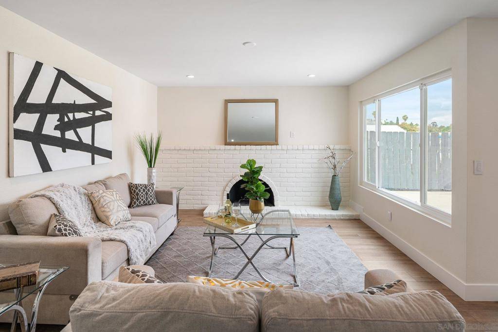 Spring Valley, CA 91977,9860 Costa Lago St