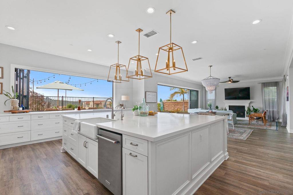 Carlsbad, CA 92010,4719 Crespi Ct
