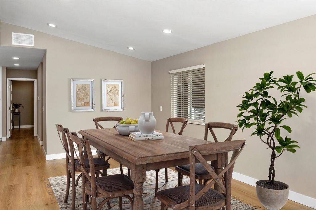 Carlsbad, CA 92011,7226 San Bartolo Street #204