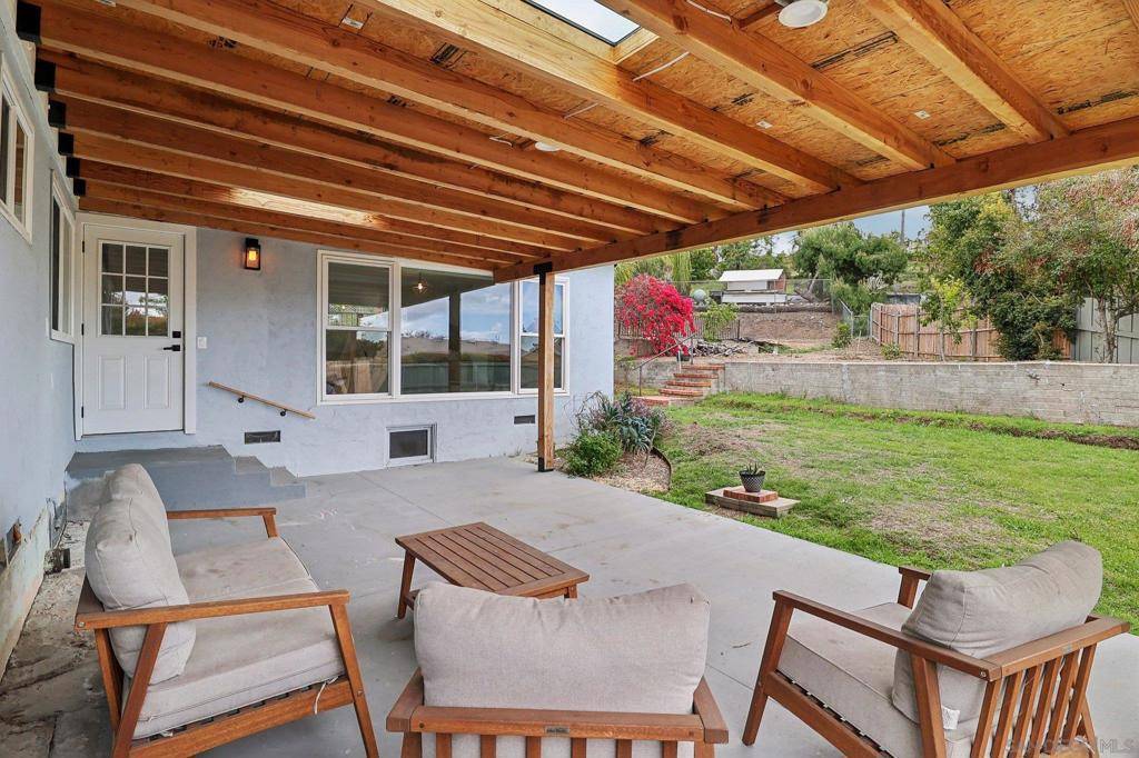 La Mesa, CA 91942,7371 Santa Maria Drive