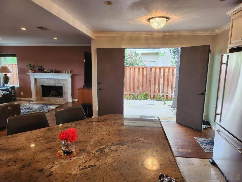 Escondido, CA 92029,1867 Guilder Gln