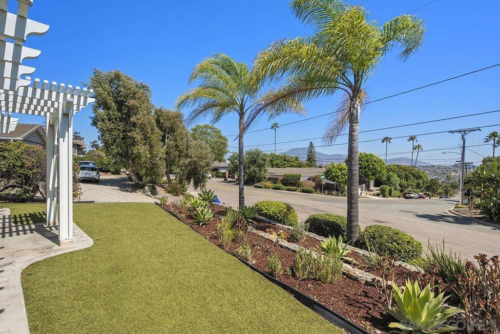 La Mesa, CA 91941,10028 Resmar Place