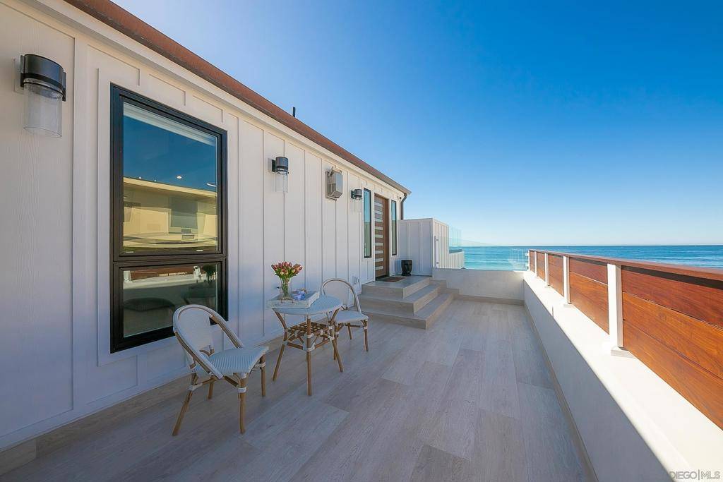 La Jolla, CA 92037,303 Sea Lane