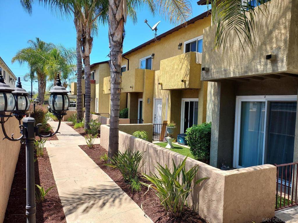 El Cajon, CA 92021,469 N 1st