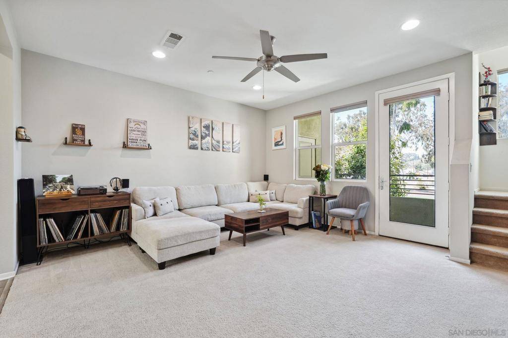 Escondido, CA 92025,219 Antoni Gln #1206