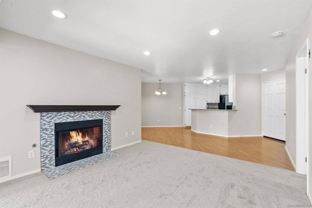 San Diego, CA 92111,7127 Camino Degrazia #127