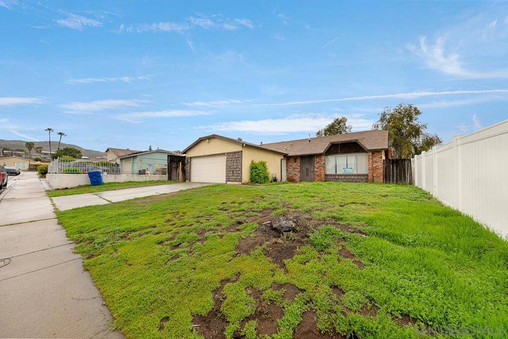 Santee, CA 92071,9927 Sadie St