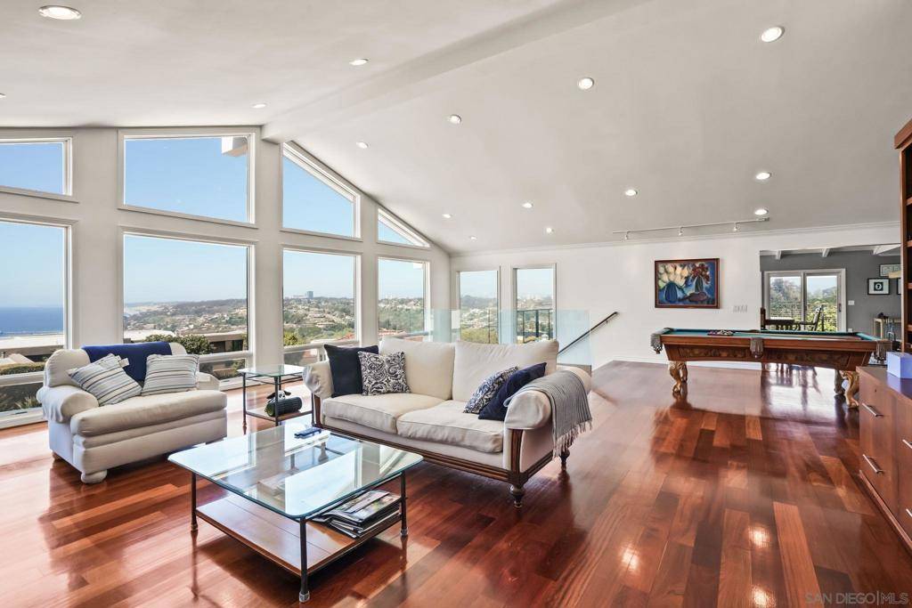 La Jolla, CA 92037,2541 Via Viesta