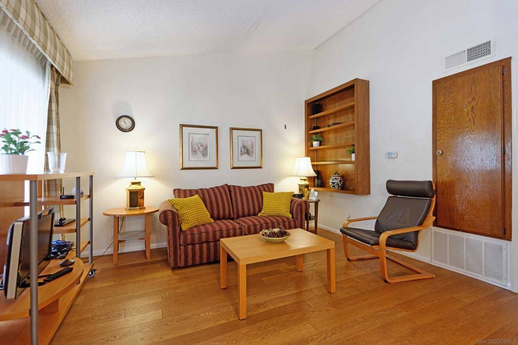 San Diego, CA 92104,4330 Idaho St #7