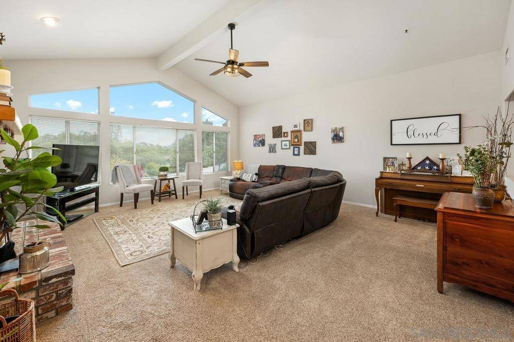 Escondido, CA 92026,10913 Treeside Ln