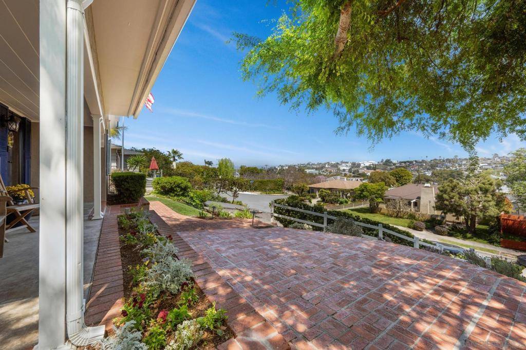 San Diego, CA 92107,3733 La Cresta Dr