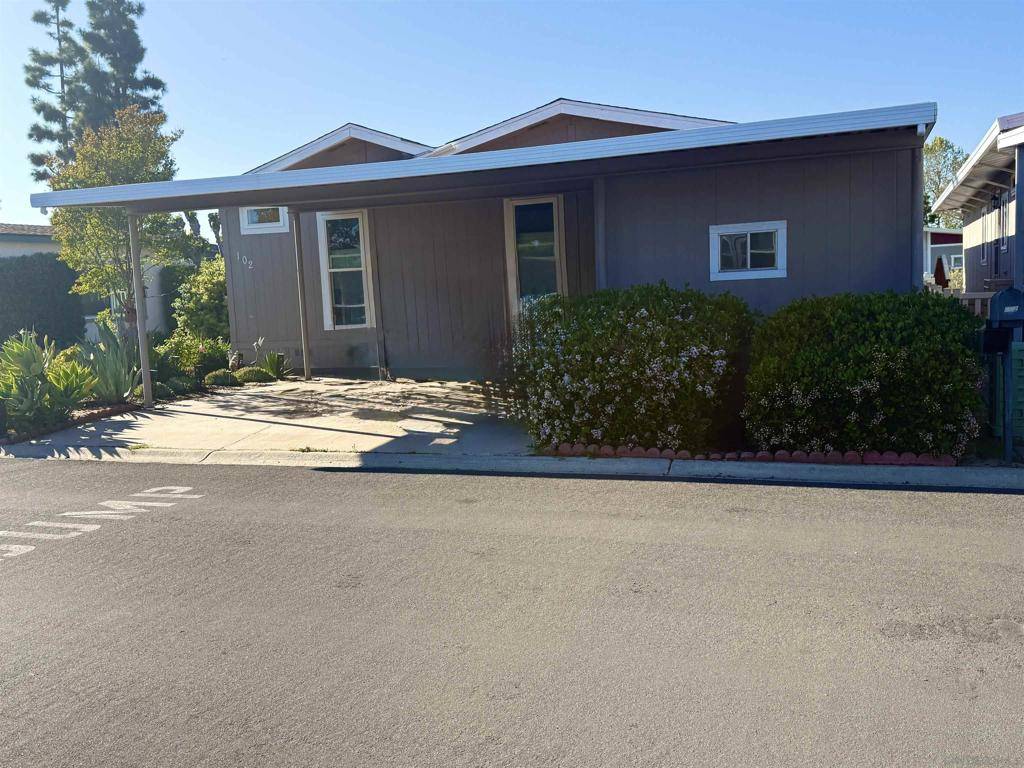 Santee, CA 92071,9255 N MAGNOLIA AVE #102