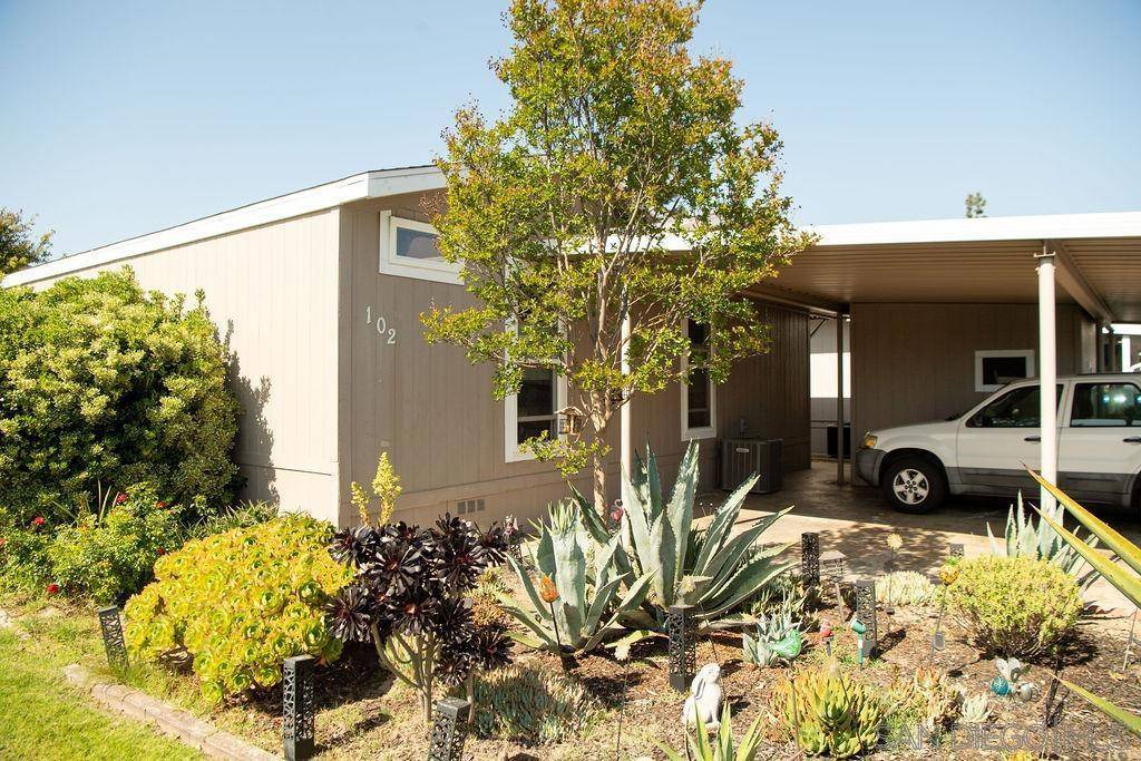 Santee, CA 92071,9255 N MAGNOLIA AVE #102
