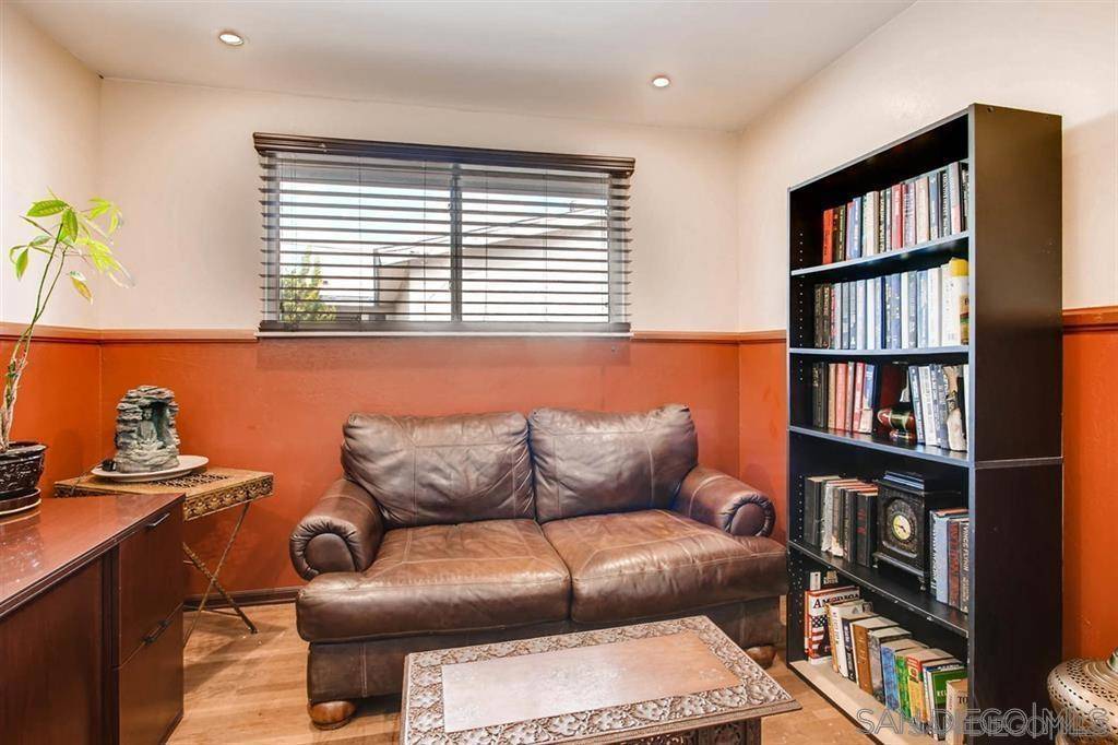 San Diego, CA 92111,7273 Arillo St