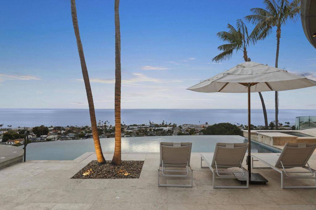 La Jolla, CA 92037,5740 La Jolla Corona Dr