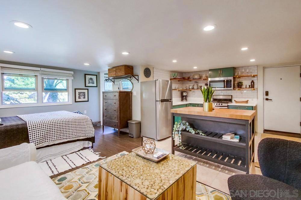 San Diego, CA 92115,5438 Gilbert Dr #C