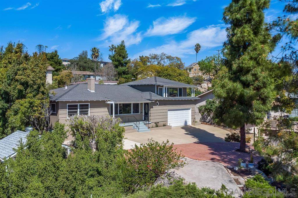 La Mesa, CA 91941,8810 Mariposa
